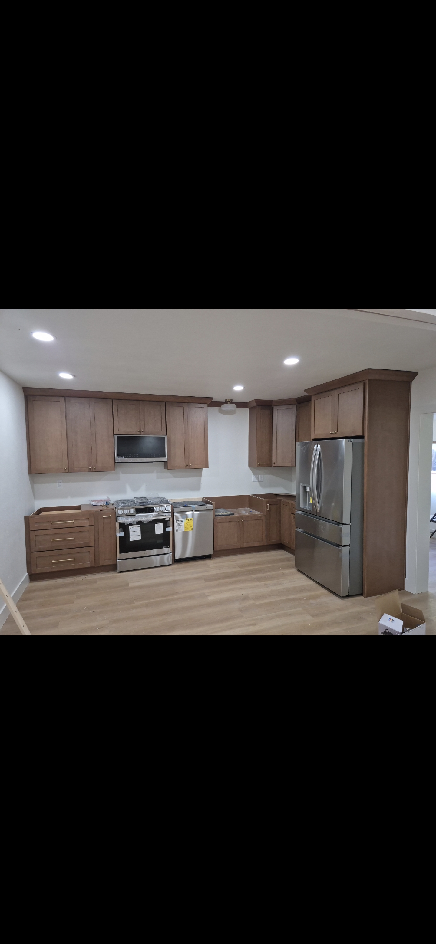 Custom kitchen cabinets installation
